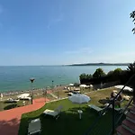 Apartament Gardazzuro Deluxe Padenghe sul Garda