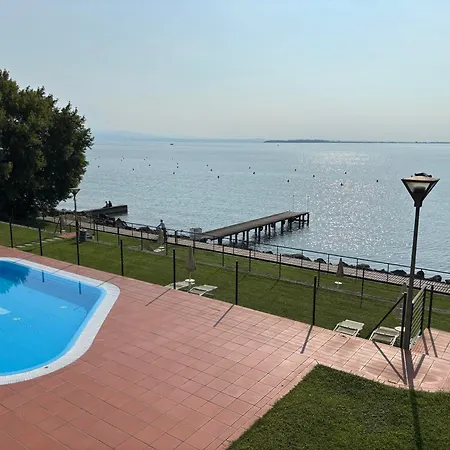 Gardazzuro Deluxe Apartman Padenghe sul Garda